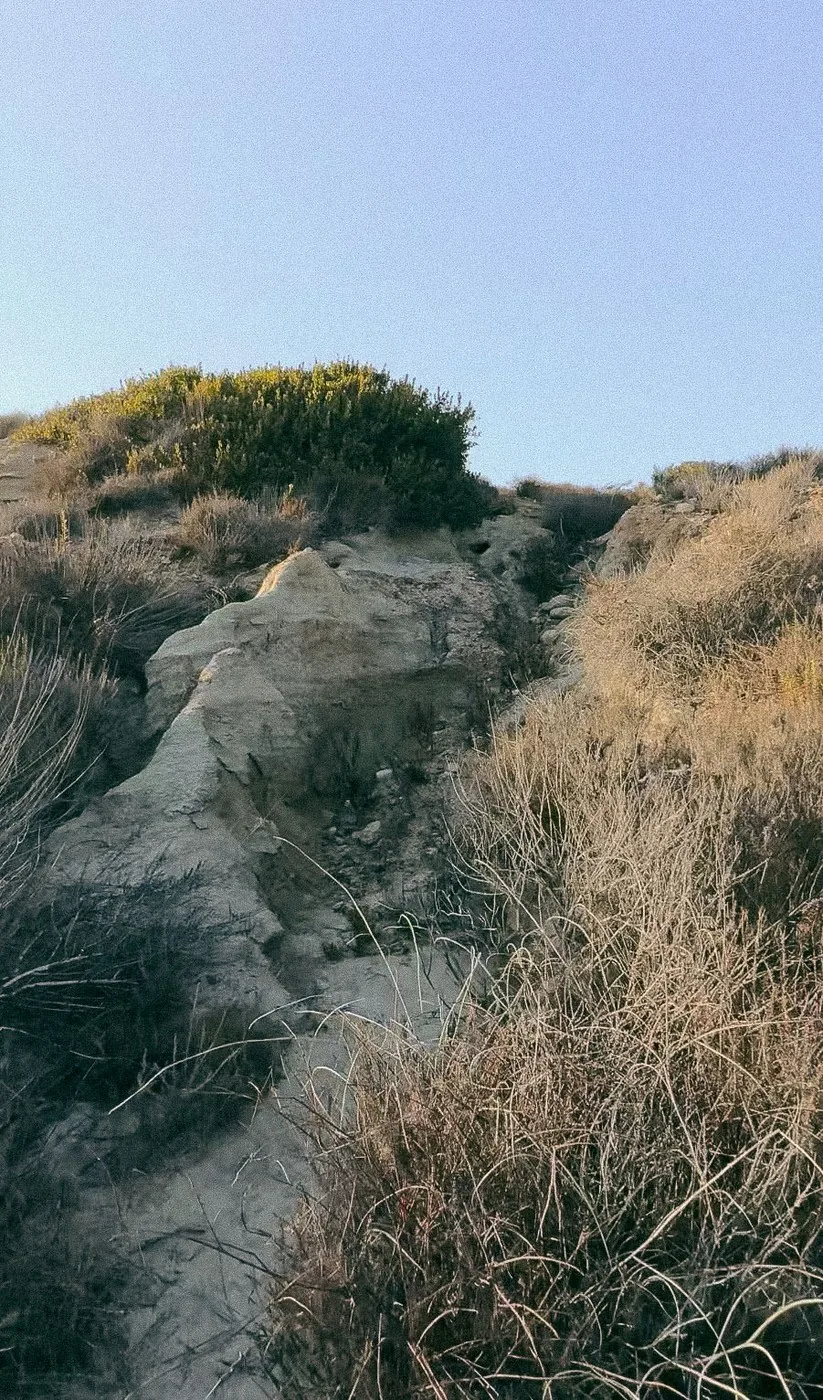 The rock ridge on the climb to the position