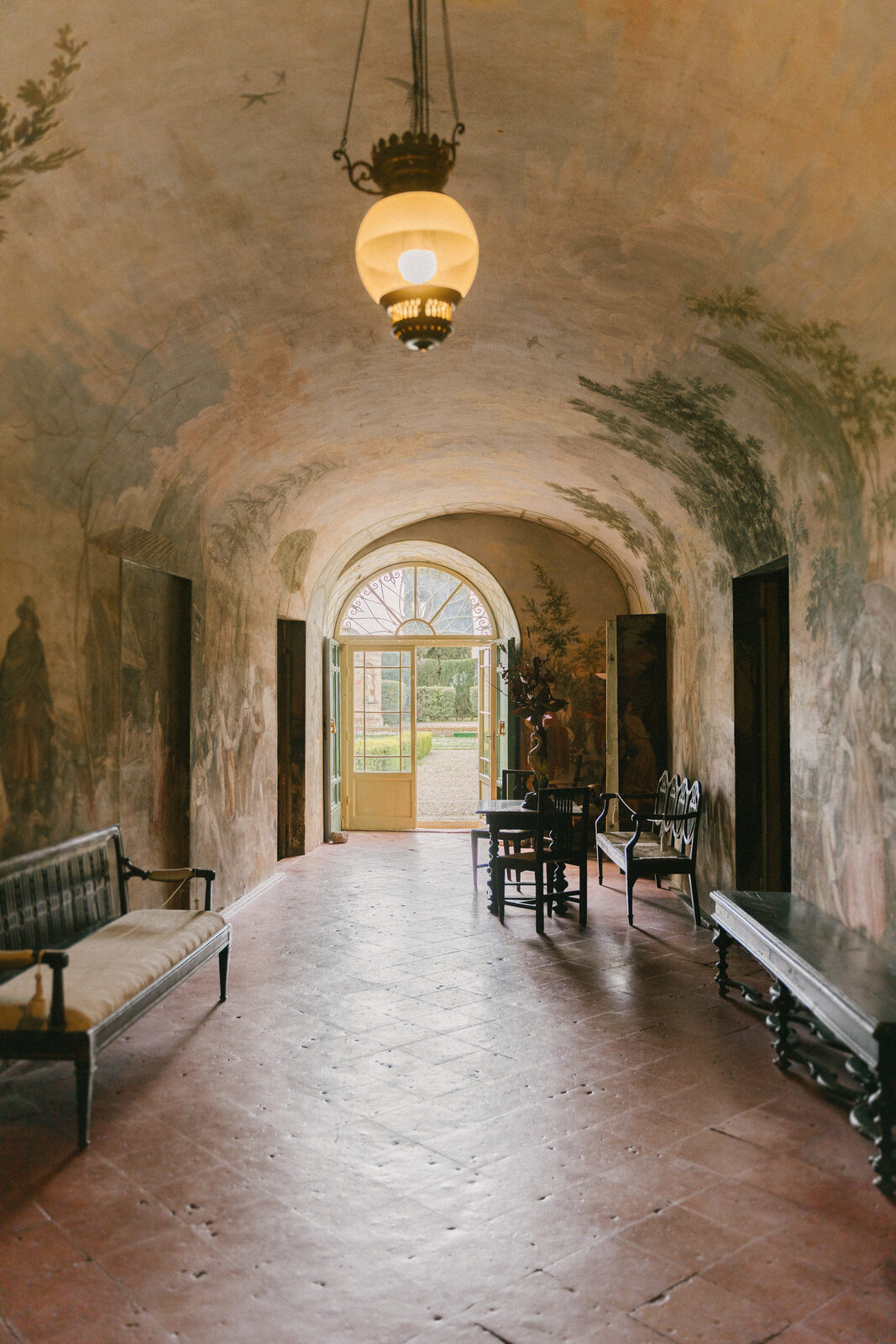 The vaulted corridor