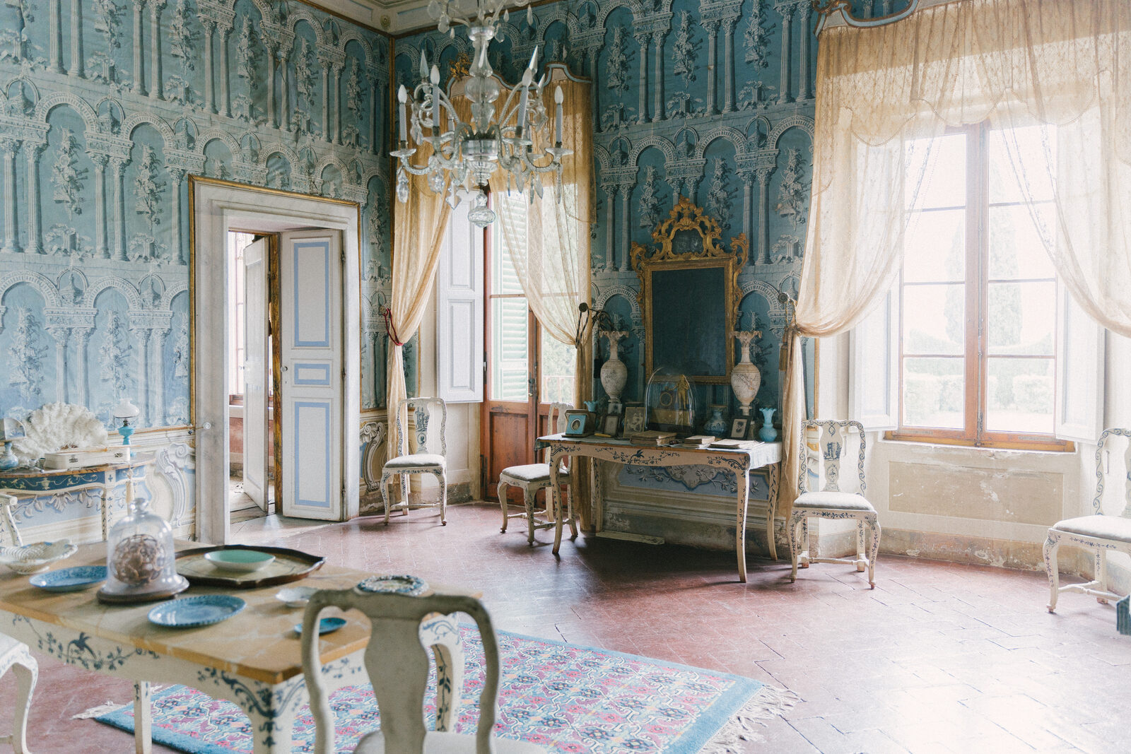 Villa di Geggiano, Siena, Editorial