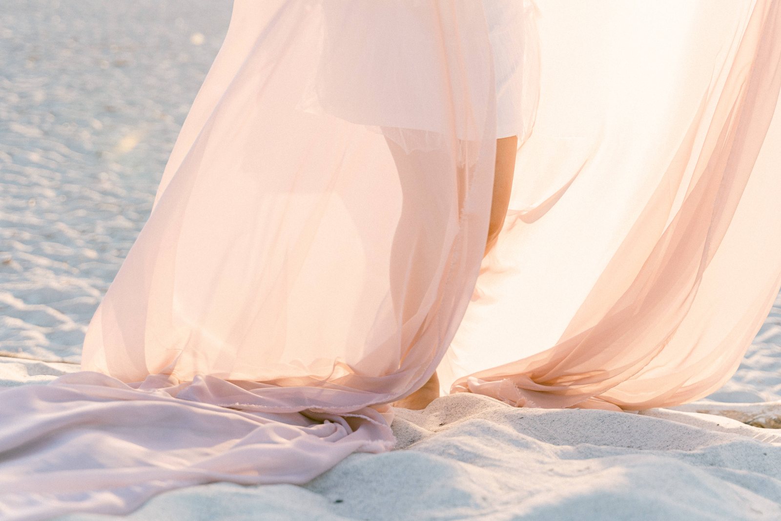 Peach silk, moving