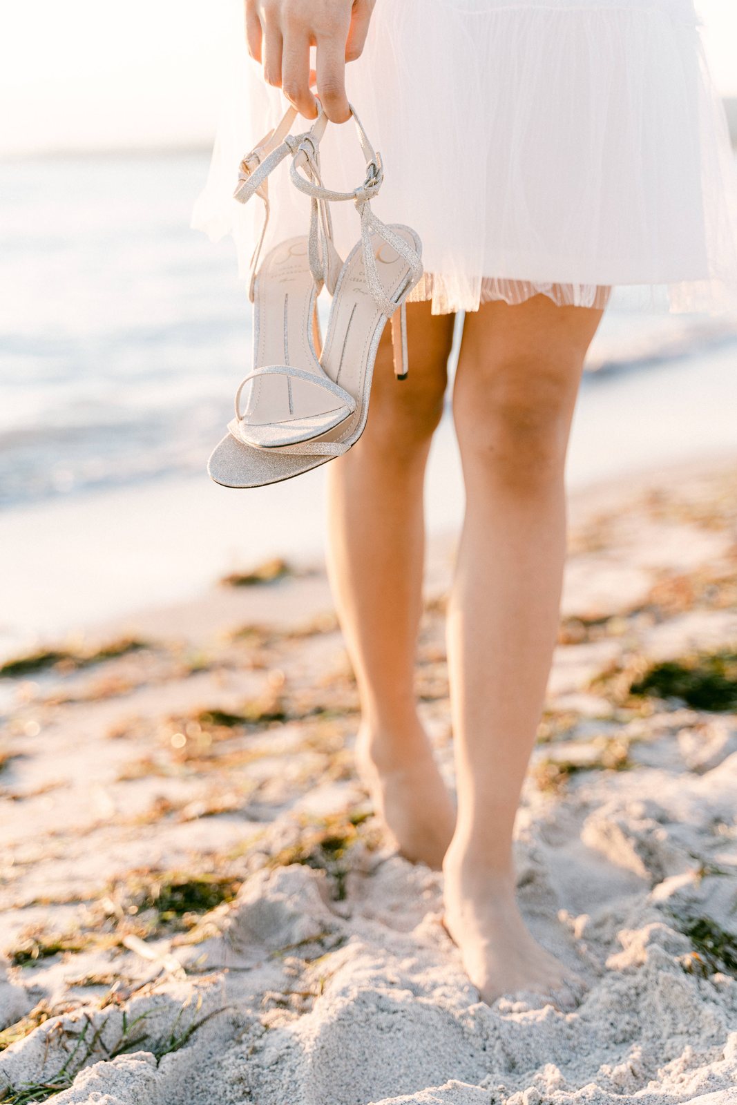 The shoes, off