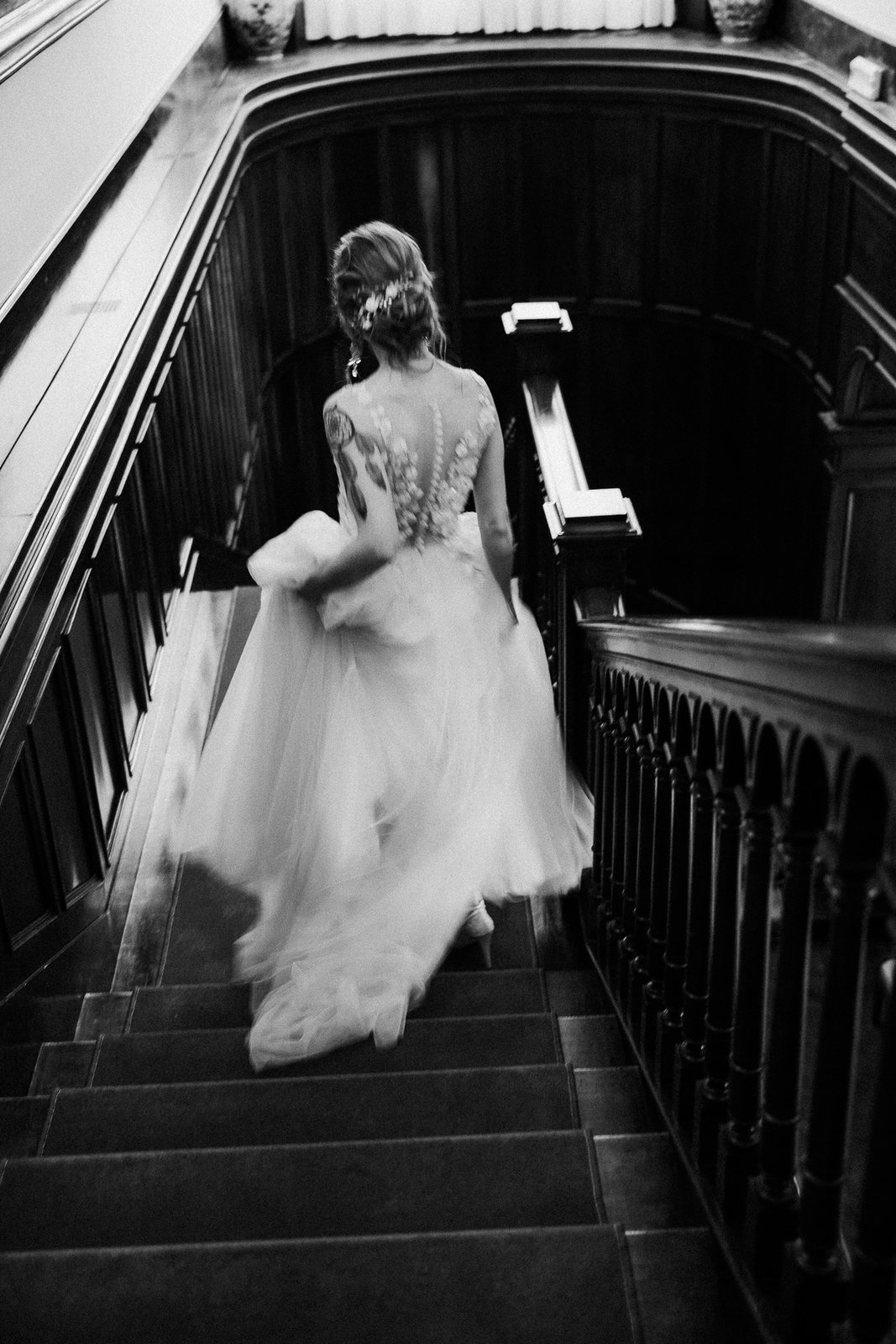 Italian Timeless Black and White — a wedding photograph edited with the preset