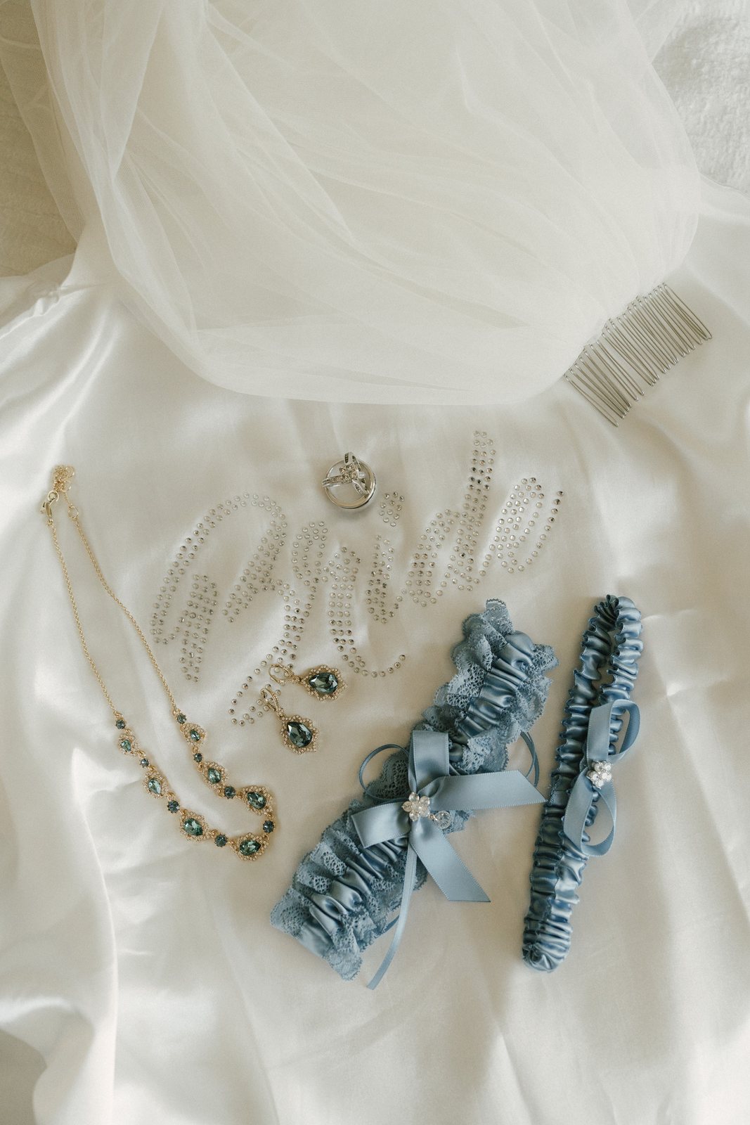 The veil, and what was pinned to it