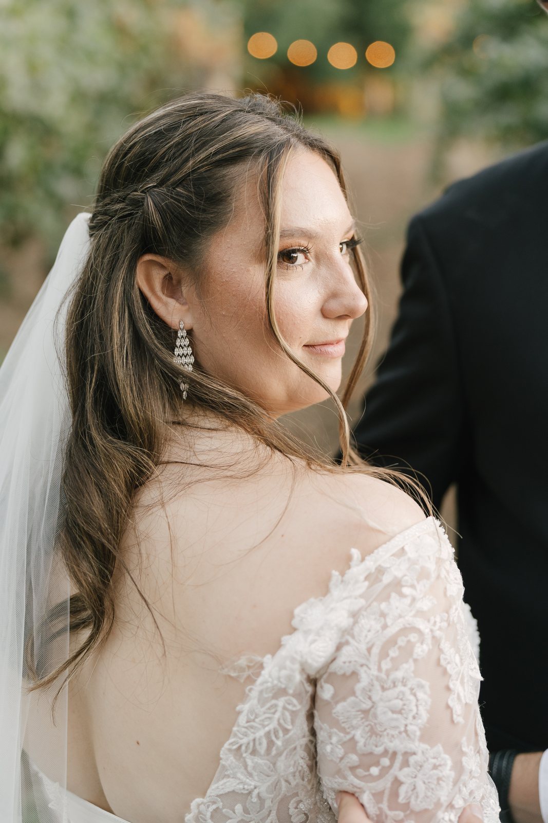 Her, with the veil up
