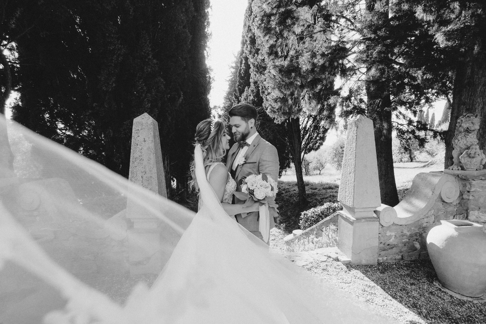 The veil, in black and white