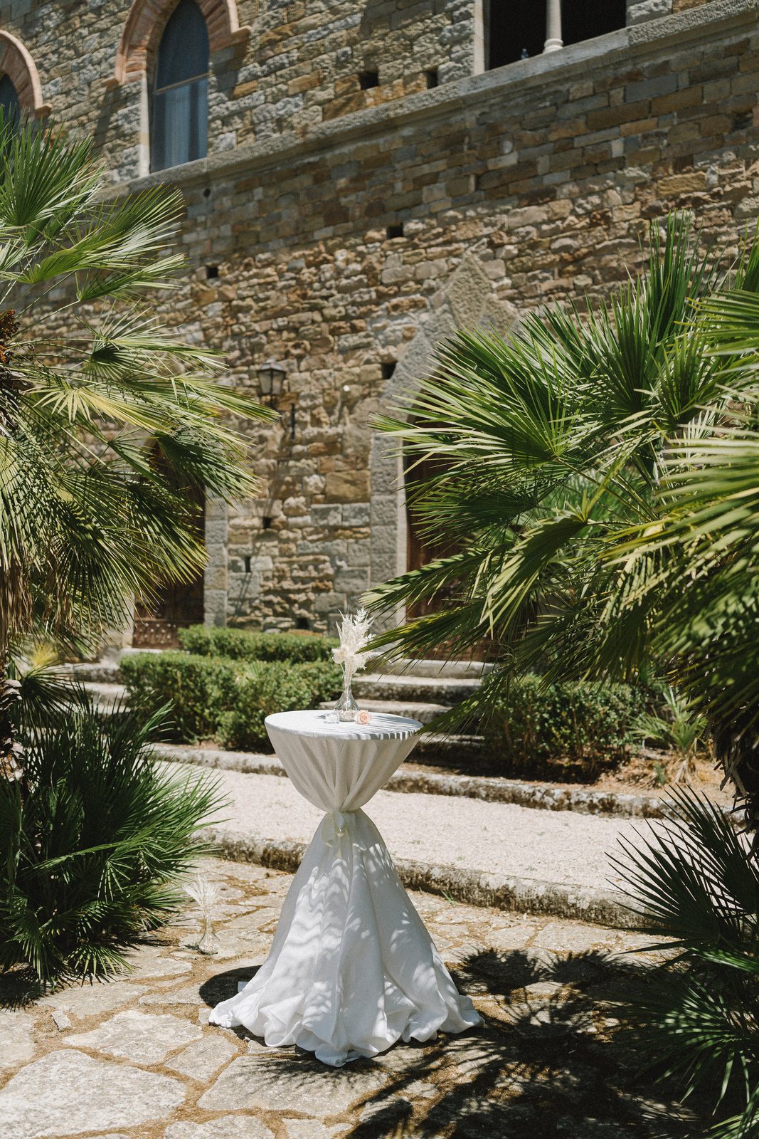 The courtyard, before anyone