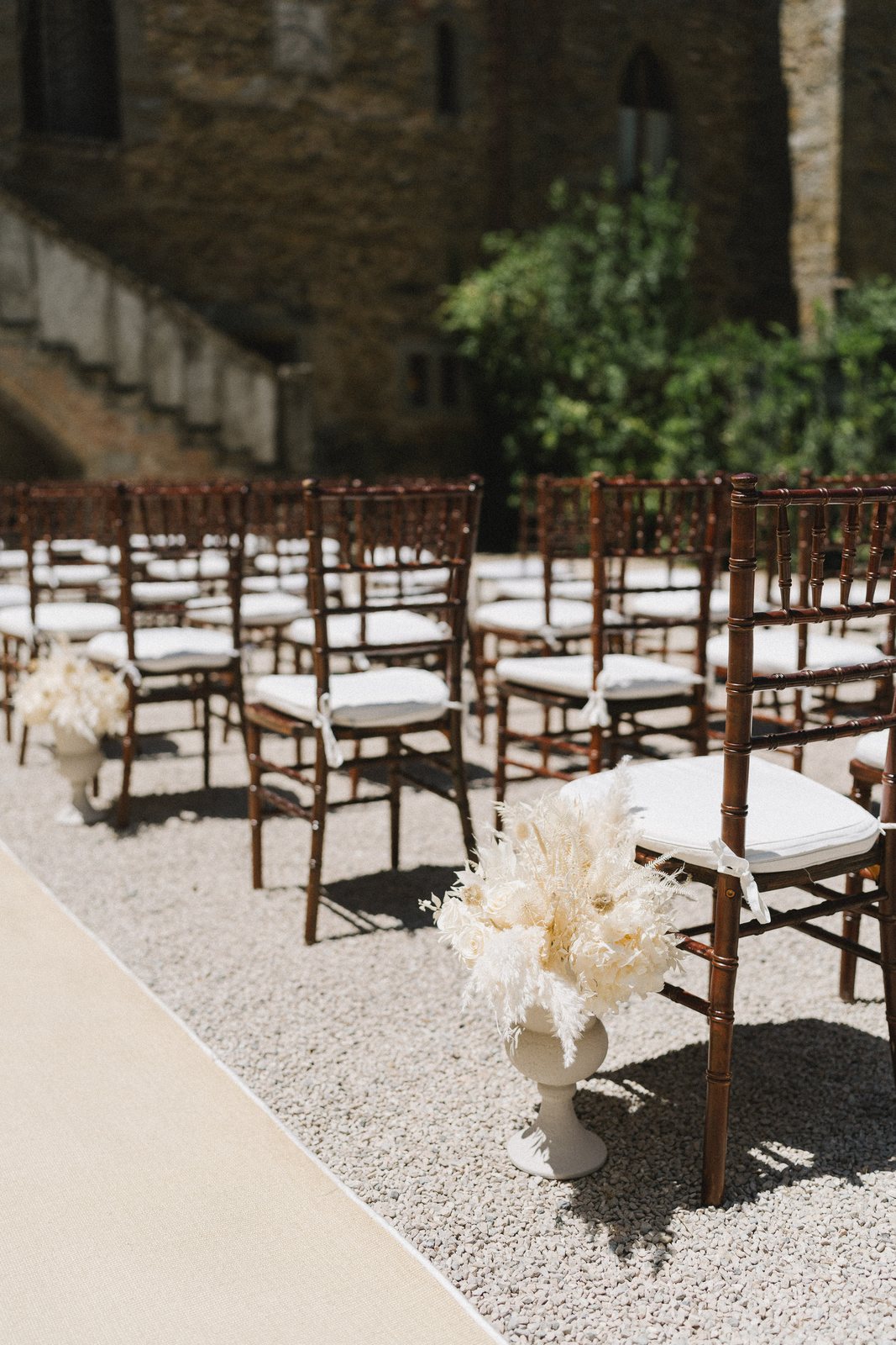 The chairs, set