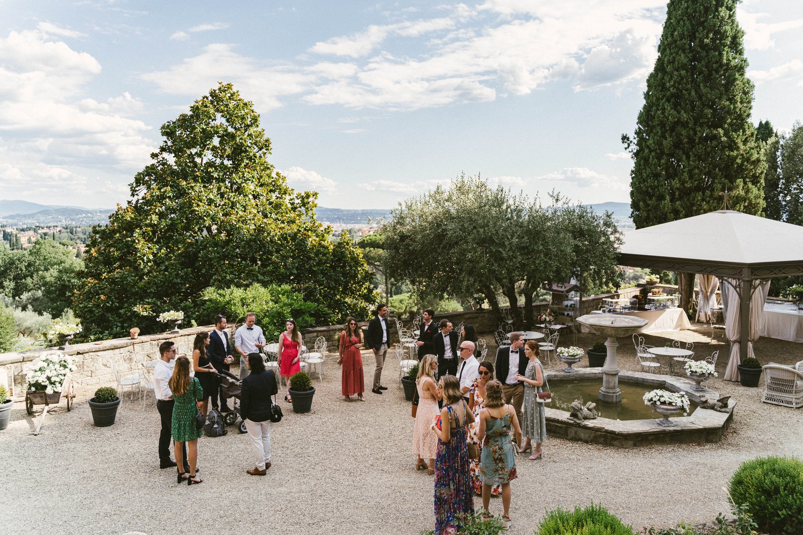 The garden, filling up