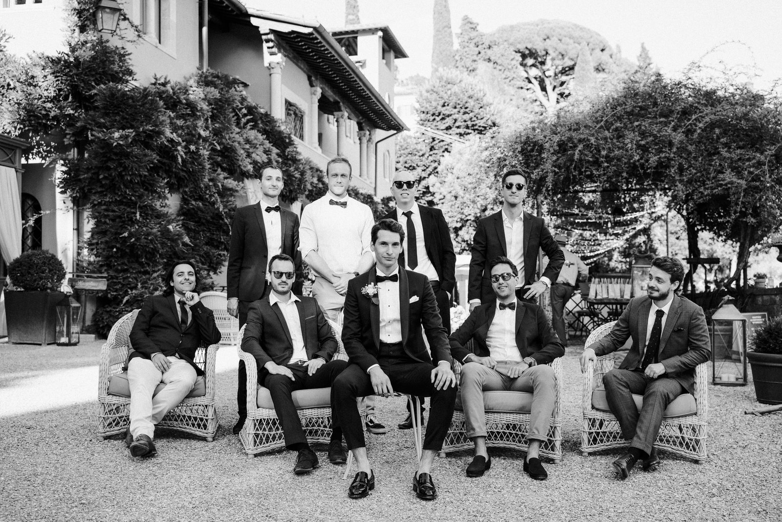 Everybody, on the steps