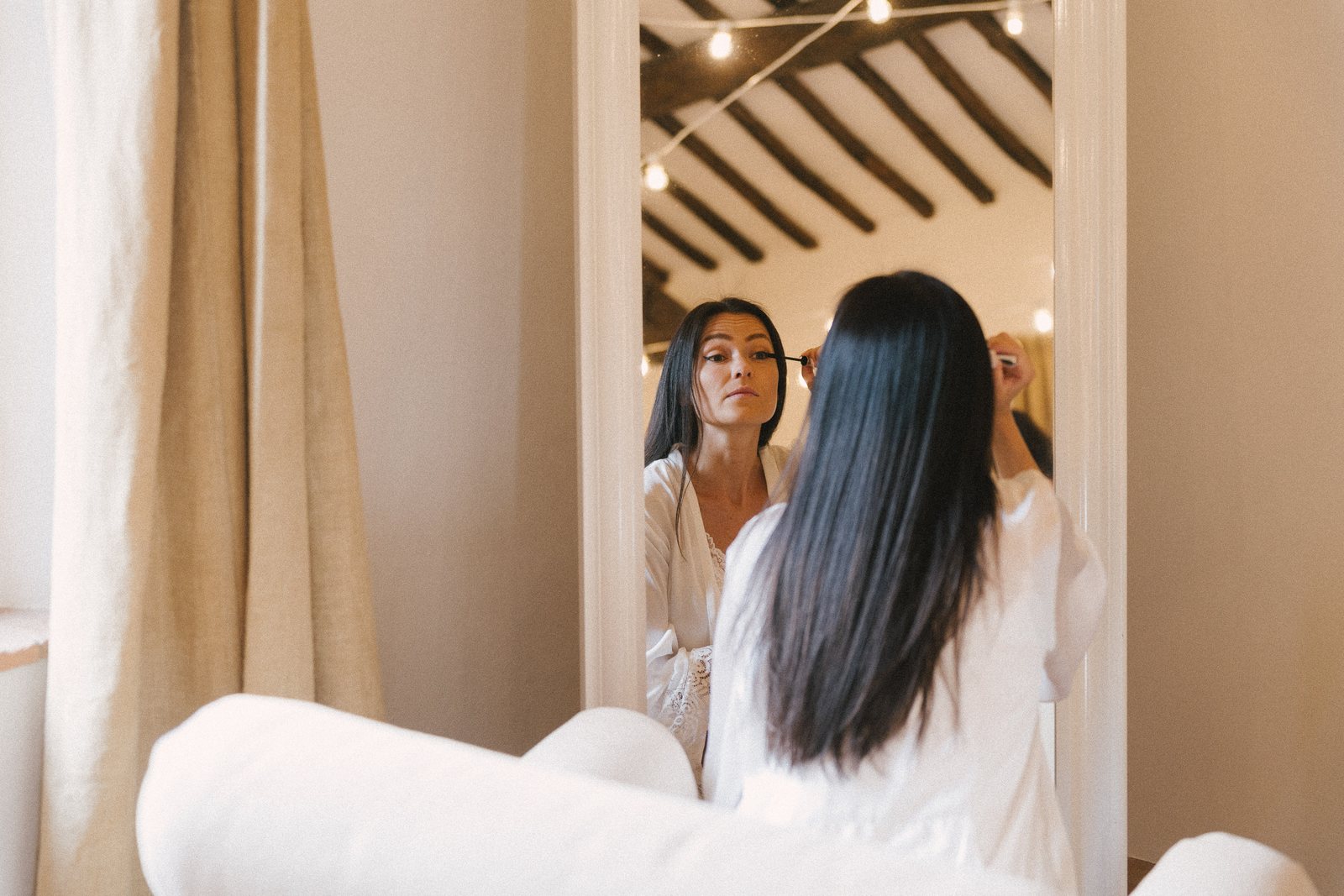 The veil, indoors