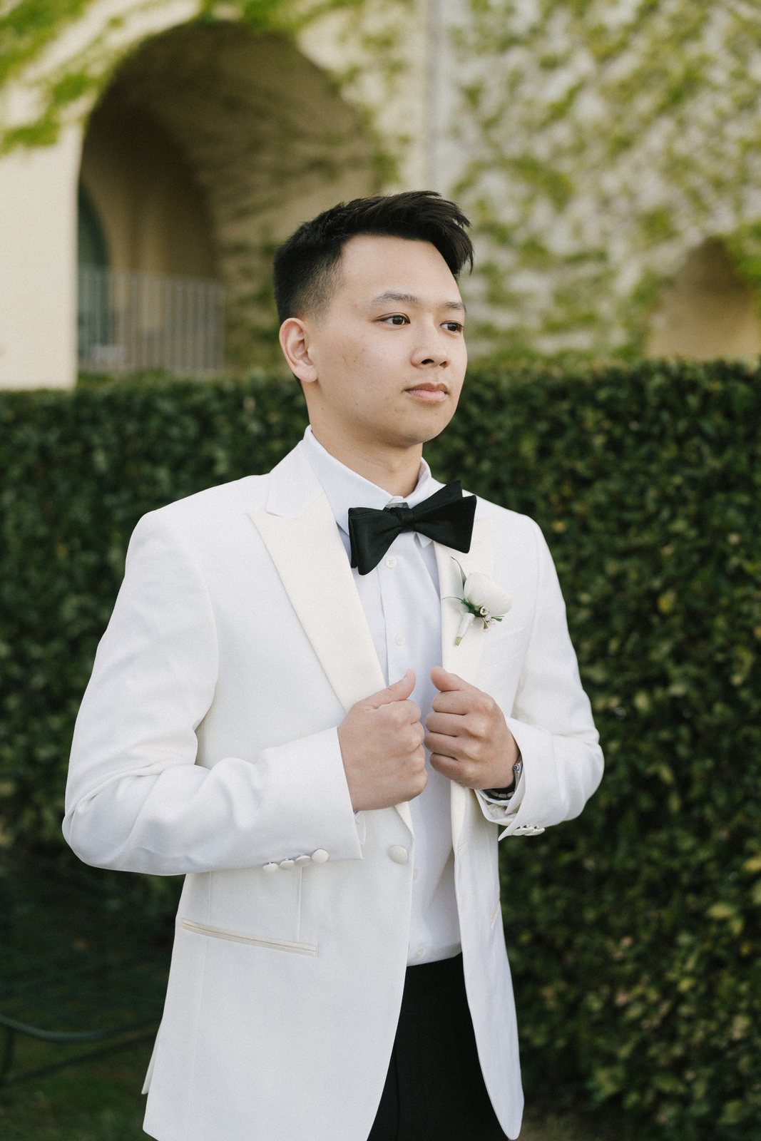 The white dinner jacket